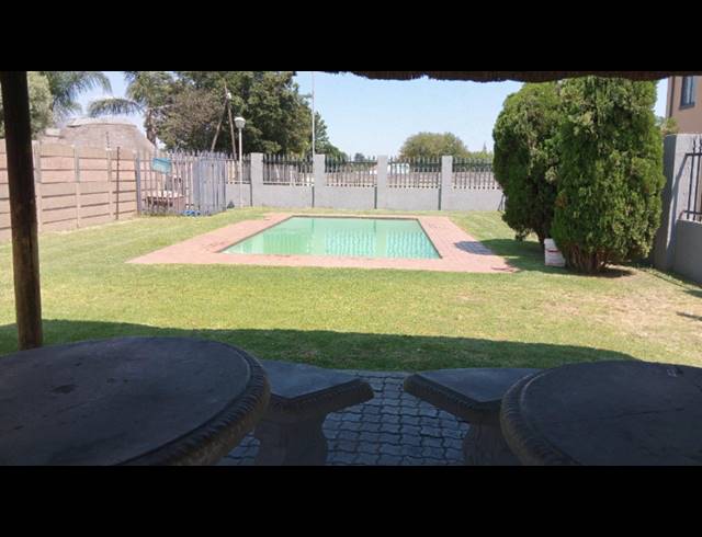2 BEDROOM APARTMENT FOR SALE IN ALBEMARLE EXT 1